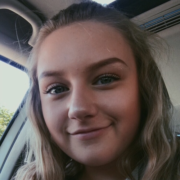 Meet your Posher, Makayla - Picture 1 of 1